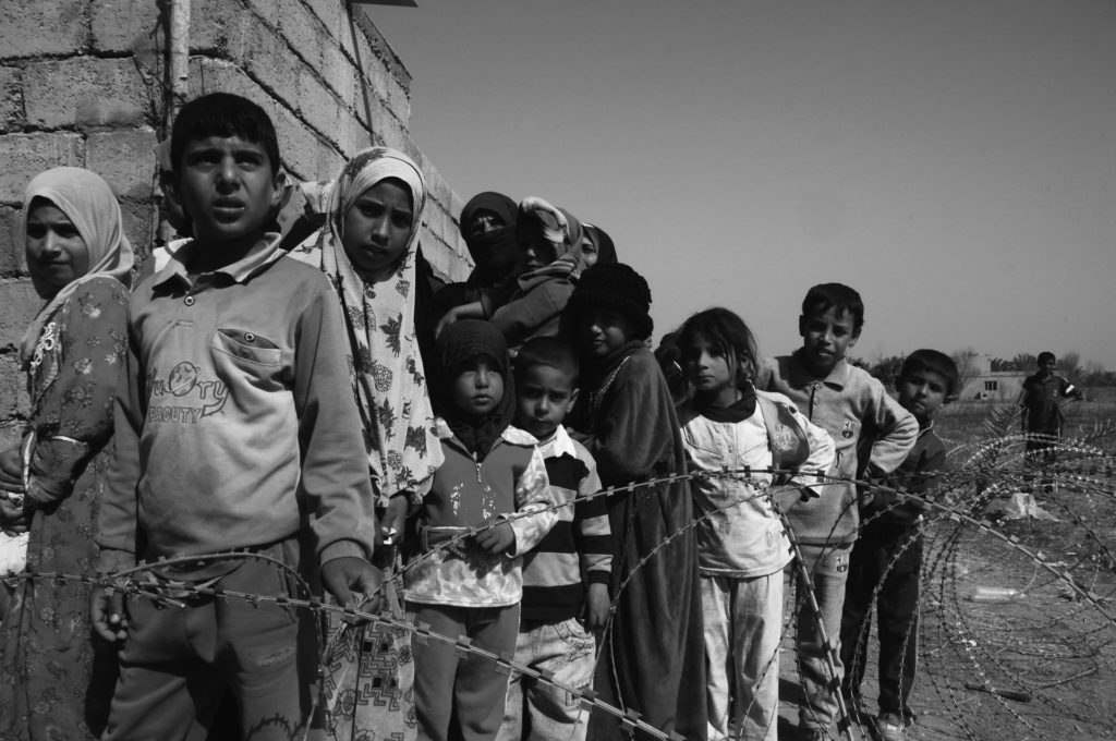children-of-war-1172016_1920
